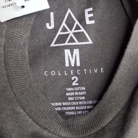 New Gray 'Just A Few More Minutes' Gaming Console Short-Sleeve Tee - Picture 3 of 3